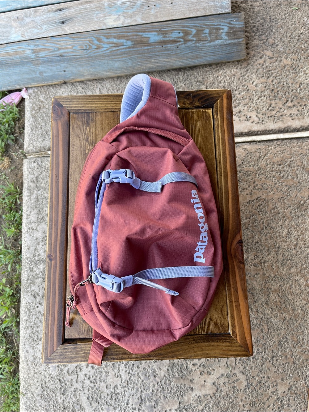 Patagonia Atom Sling Bag 8L Pack in Rust Red *Note Does Has Some Stains